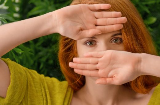 Rousse Aux Yeux Verts