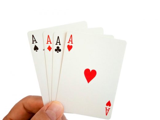4 cartes as dans un main