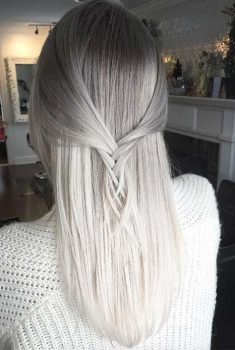 joli Coiffure Sur Gris Et Blanc