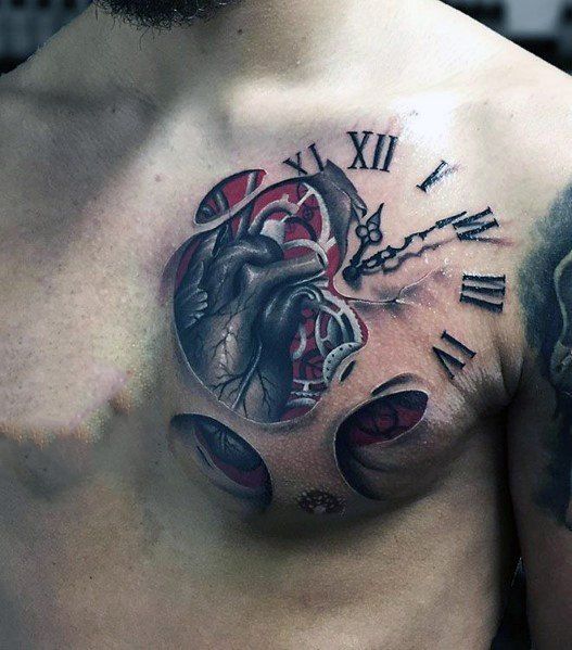 Tatouage Coeur Et Horloge Sur Le Torse 