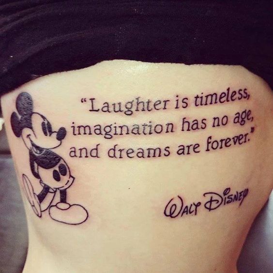 Tatouage Mickey Et Phrase De Walt Disney Sur Les Côtes