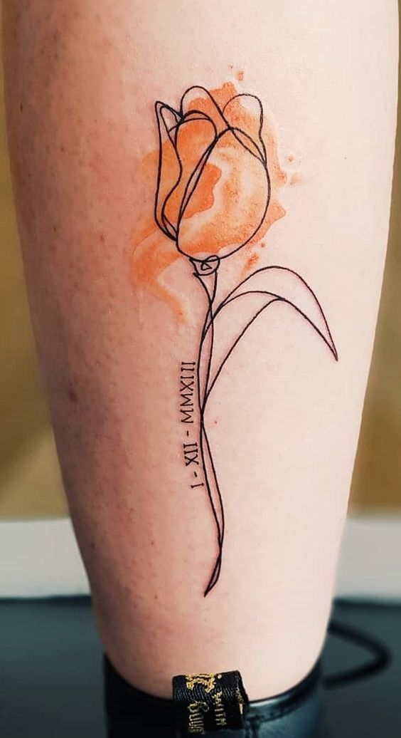 Tatouage Tulipe En Ligne Fine Et Date Sur La Jambe 